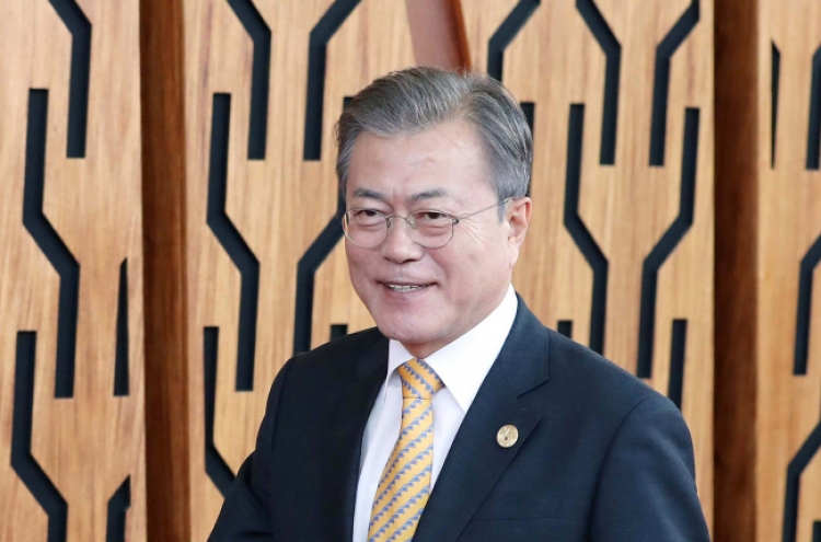 Moon stays away from NK sanctions relief at ASEAN, APEC meetings
