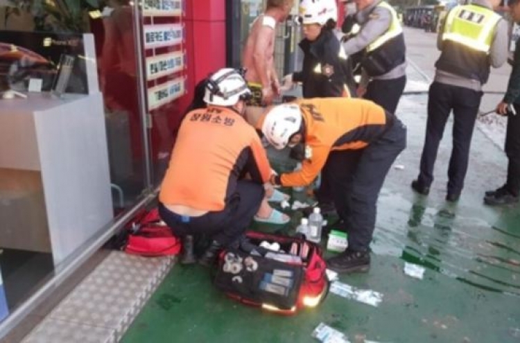 Two injured by fire, explosion at Changwon bread factory