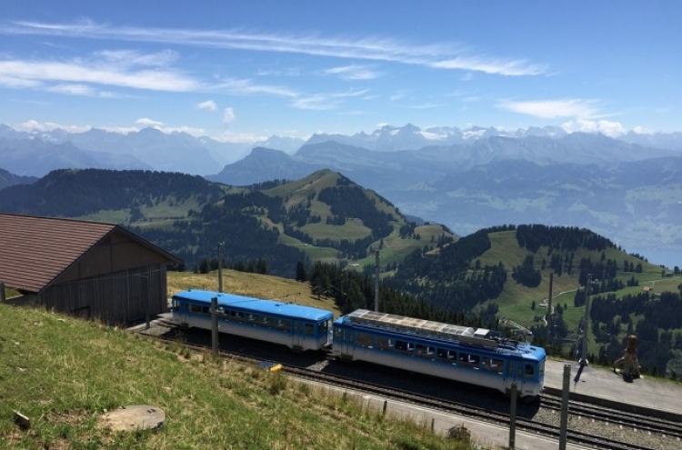 S. Korean tourist hit by train on Swiss mountain railway, dies