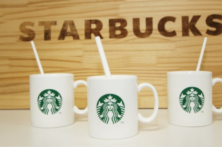 [Newsmaker] Starbucks Korea starts using paper straws nationwide