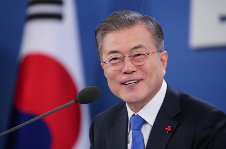 Moon's approval rating rebounds from record low: Gallup