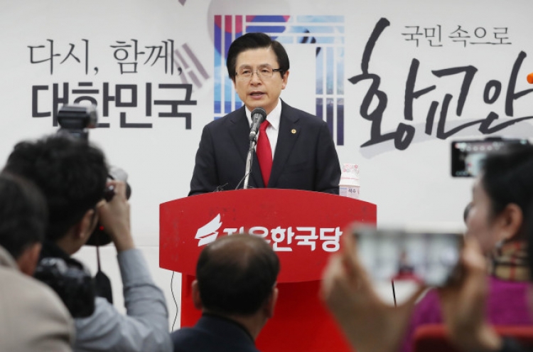 Ex-Prime Minister Hwang declares bid for opposition leadership