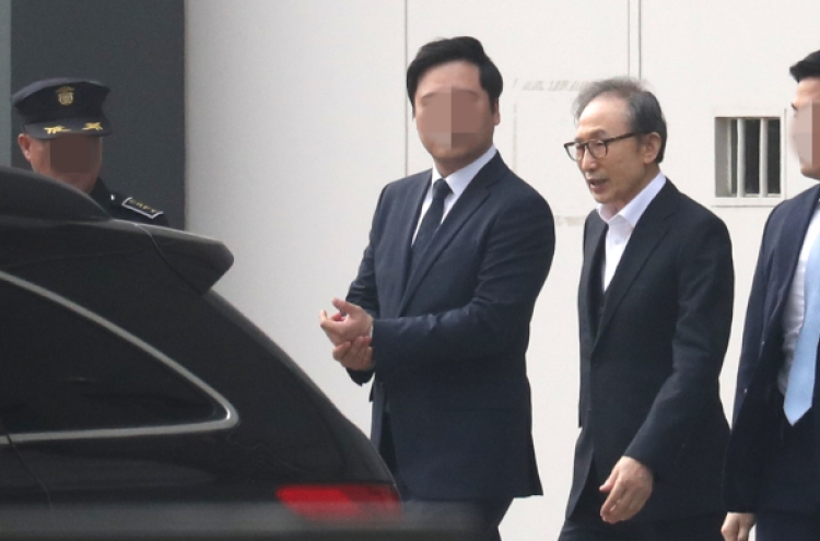 [Newsmaker] Former President Lee Myung-bak released on bail