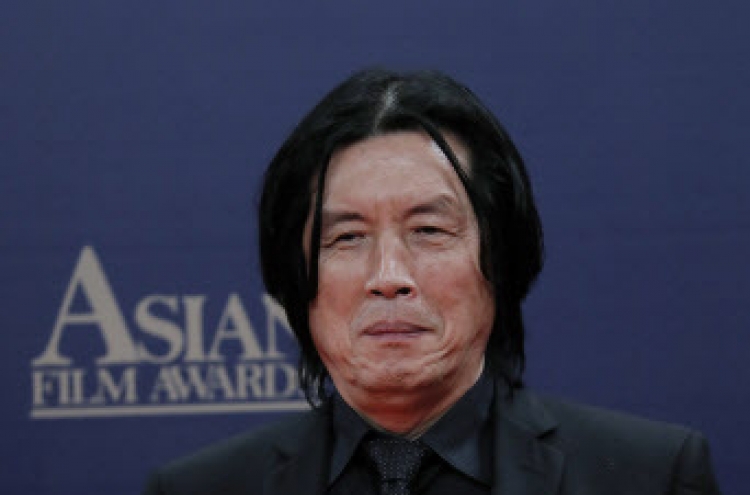 'Burning' director honored at Asian Film Awards