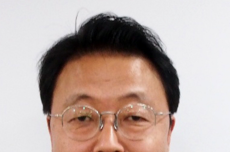 Moon names Joo Hyung-chul new economic adviser