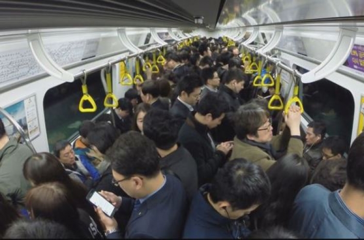 서울 지하철 승객 한 명당 510원 적자…15%가 무임승차