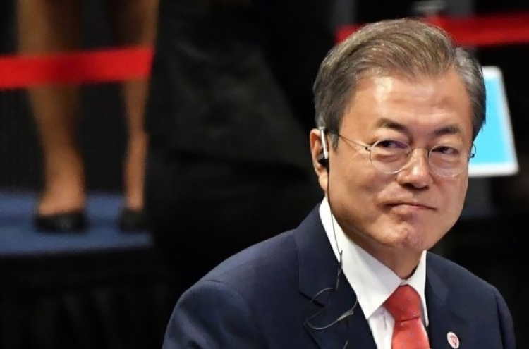 Moon to hold special summit with ASEAN leader, possibly N.Korean leader