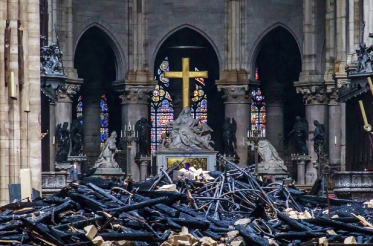 Shared grief and memories make Notre Dame a unifier online