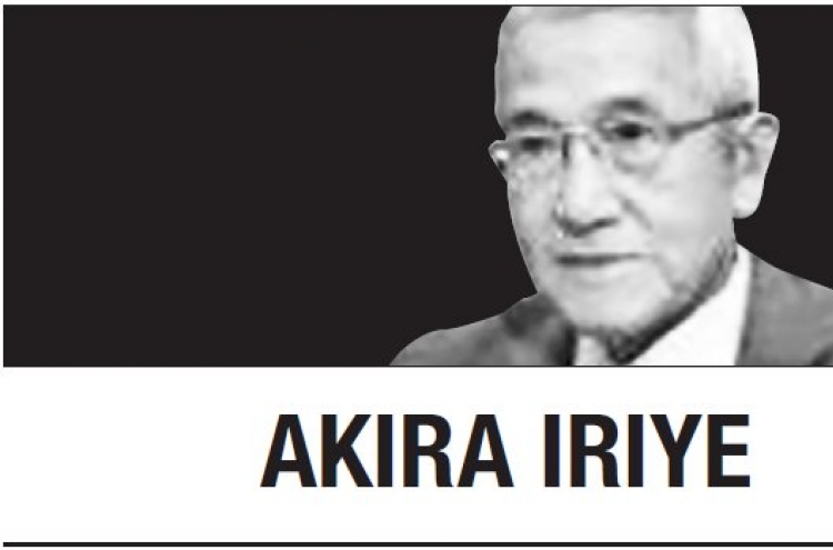 [Akira Iriye] Japan’s global emperor exits the stage