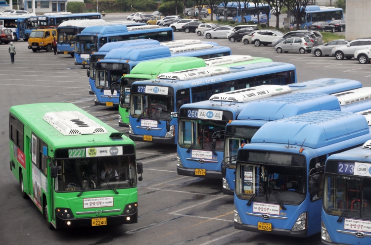 Gov’t asks bus drivers call off strike