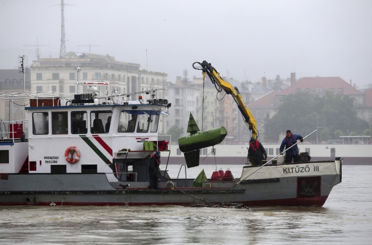 Korean deep-sea divers to take part in rescue operation in Hungary