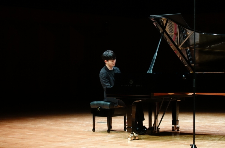 Pianists, young and old, mesmerize Seoul fans