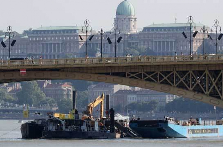 Confirmed S. Korean death toll rises to 19 from Hungary boat sinking