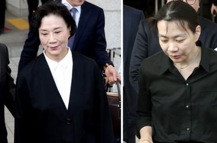 Widow and daughter of late Korean Air chief get suspended jail terms
