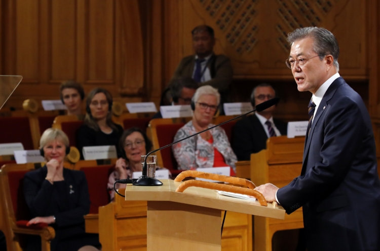 [News Focus] Moon returns to mounting speculations about NK dialogue