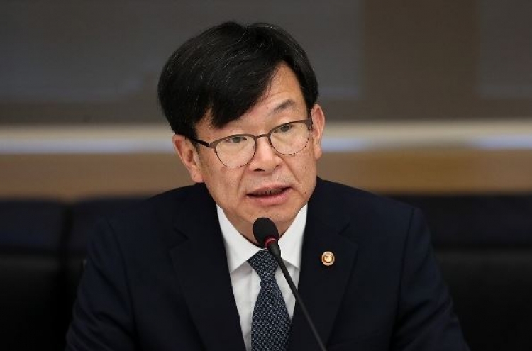 Moon's new chief policy secretary says he will focus on job creation, income growth