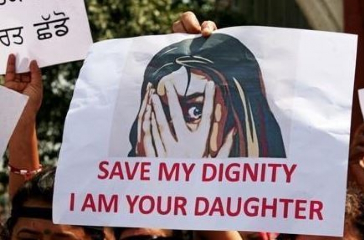 인도서 성폭행 저항한 모녀, 삭발당하고 마을 도는 망신