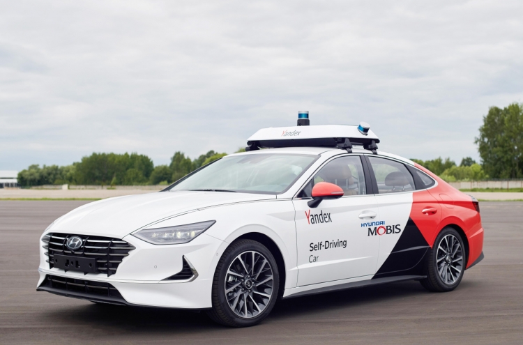 Hyundai Mobis unveils autonomous robotaxi in Russia