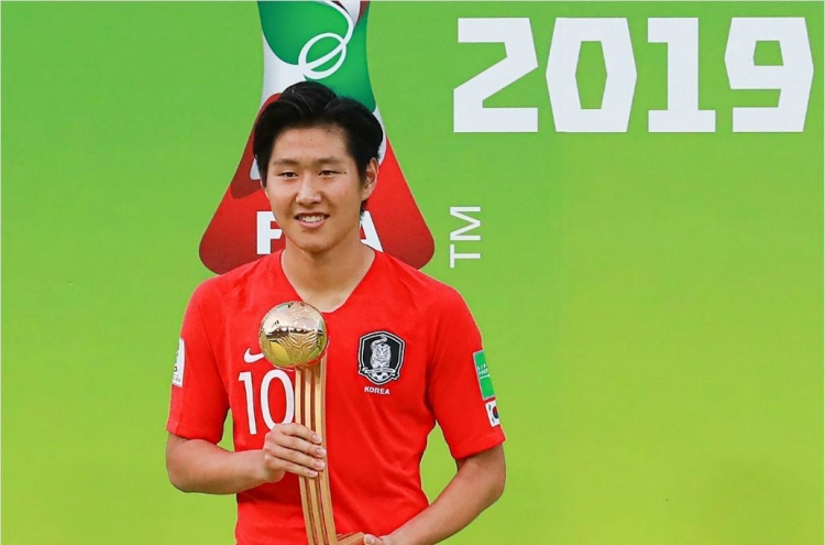 [Trending] Teen soccer star Lee Kang-in entangled in ‘love-stagram’ incident