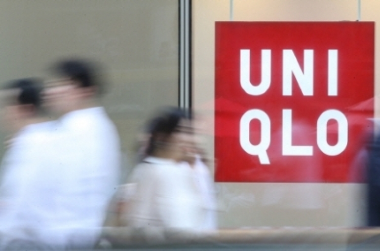 Uniqlo records 40 percent drop in sales, closes its Jongno 3-ga store