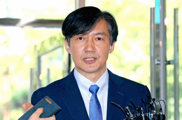 [Newsmaker] Corruption allegations have Cho Kuk in a corner
