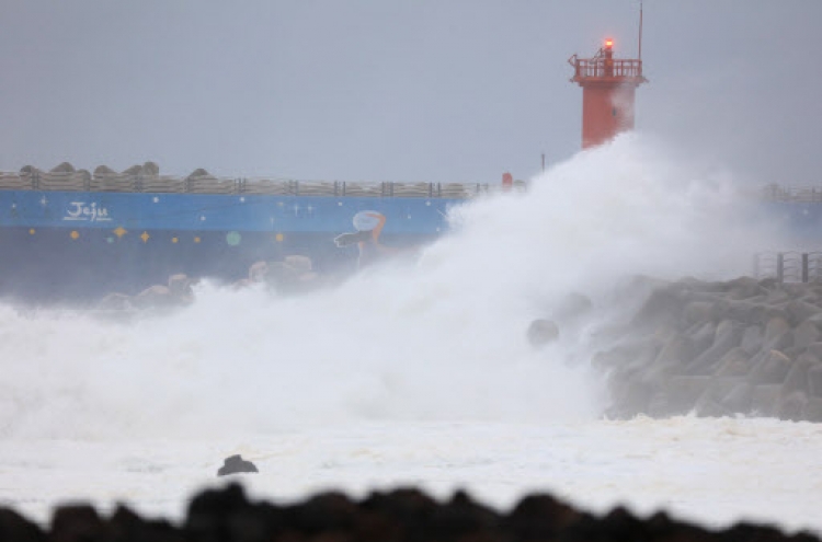 Typhoon Mitag batters Korea