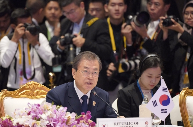 Moon requests ASEAN's support for Korea peace process in Bangkok summit