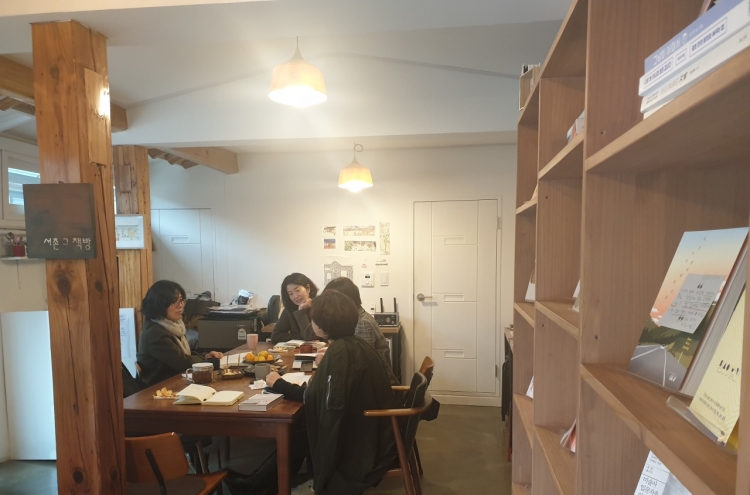 [Feature] Independent bookstores in Korea thrive, defying the dying paper industry