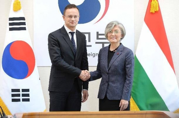FM asks Hungary for efforts to find last S. Korean missing in boat sinking
