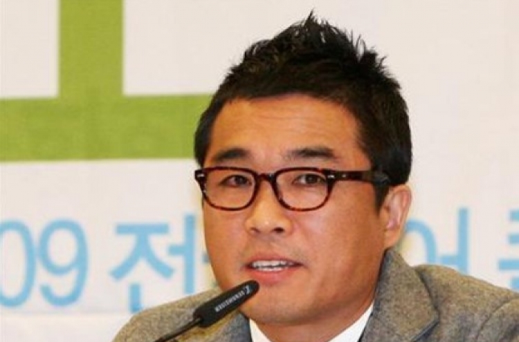 [Newsmaker] Singer Kim Gun-mo sues woman who filed rape suit