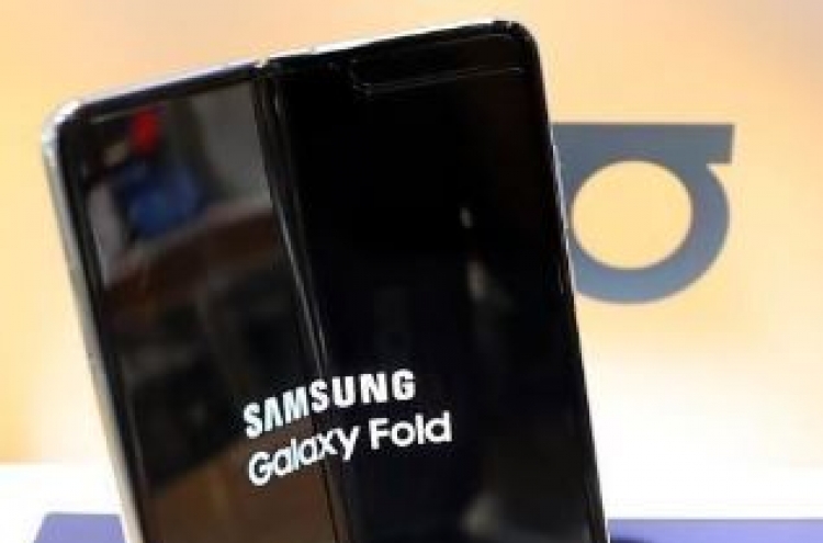 Samsung denies selling 1 mln Galaxy Fold smartphones