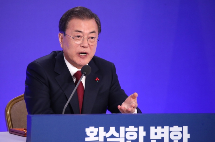 Expanding inter-Korean projects could help ease int'l sanctions, Moon says