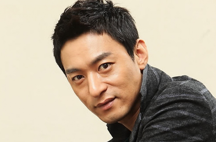 Actor Joo Jin-mo apologizes to women mentioned in his hacked text messages