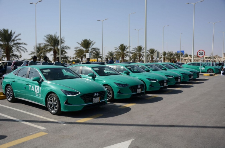 Hyundai clinches Saudi taxi supply deal