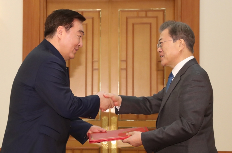 Moon to meet Chinese, Japanese ambassadors for their credentials