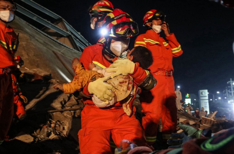China quarantine hotel collapse kills 10