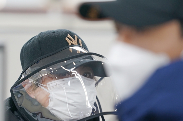 [Exclusive] Expats sidelined in Seoul’s mask-rationing