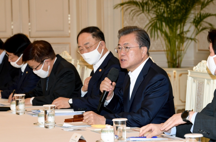 Moon calls for business, unions’ support in reducing COVID-19 economic impact