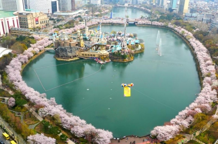 Seokchon Lake to be shut down until mid-April to prevent COVID-19 infection