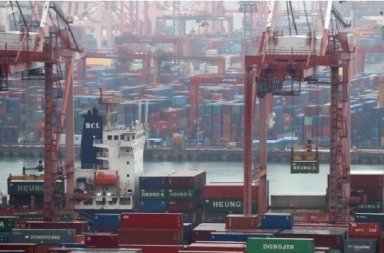 Korea’s exports hold up despite virus, for now