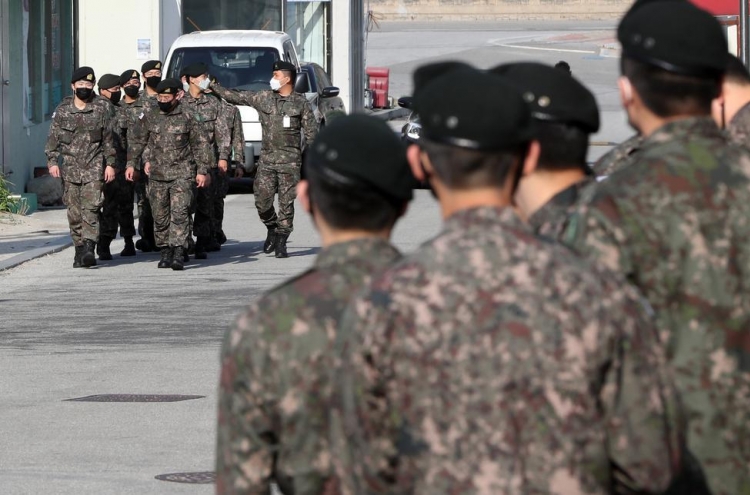 Military to resume enlistees' vacationing this week amid slowing virus spread