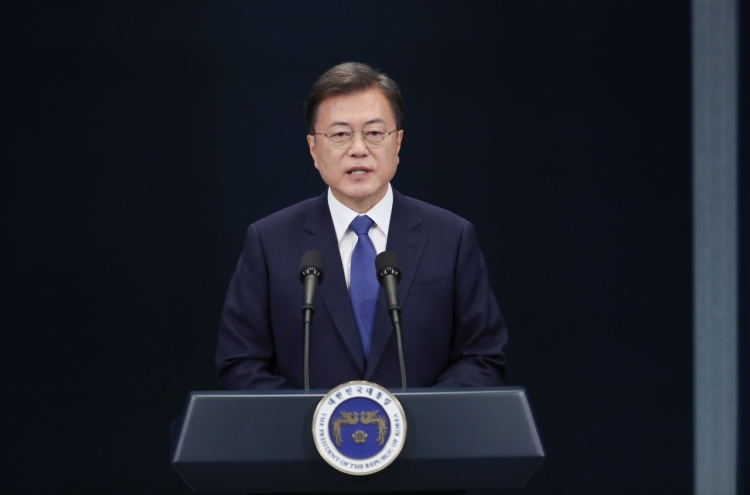 Moon pledges to focus on economy for rest of term