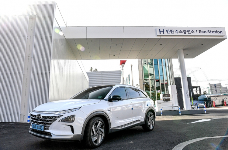 Hyundai opens 1st hydrogen-charging station for commercial cars
