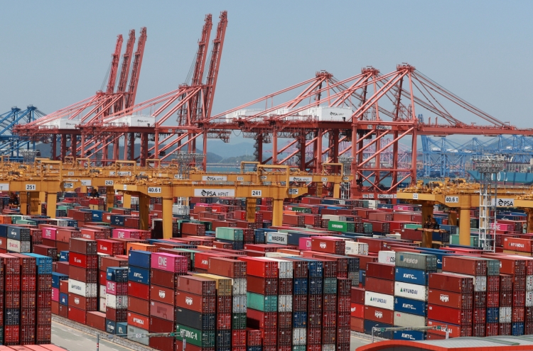 S. Korea's exports outdo rivals but still face slump: BOK