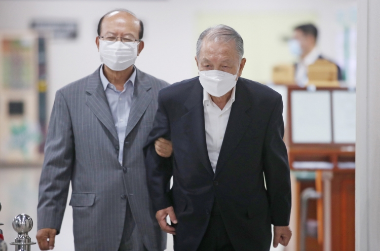 Court cuts prison term of ex-presidential aides in retrial of 'white list' case