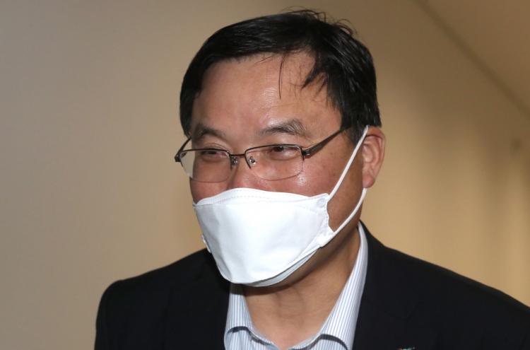 Head of Incheon Airport mulls legal action as resolution to remove him passes