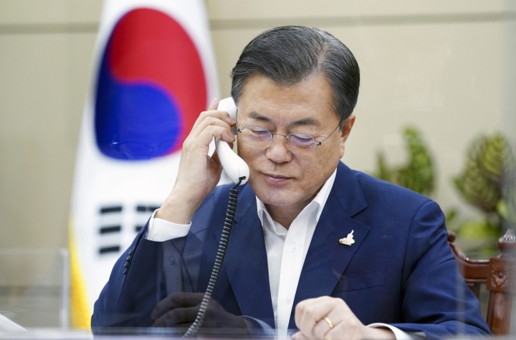 In phone talks with Moon, Putin says Russia set to cooperate on Korea peace: Cheong Wa Dae