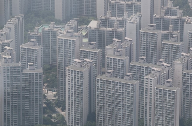 Sale prices of upscale Seoul apartments surge amid tightened rules
