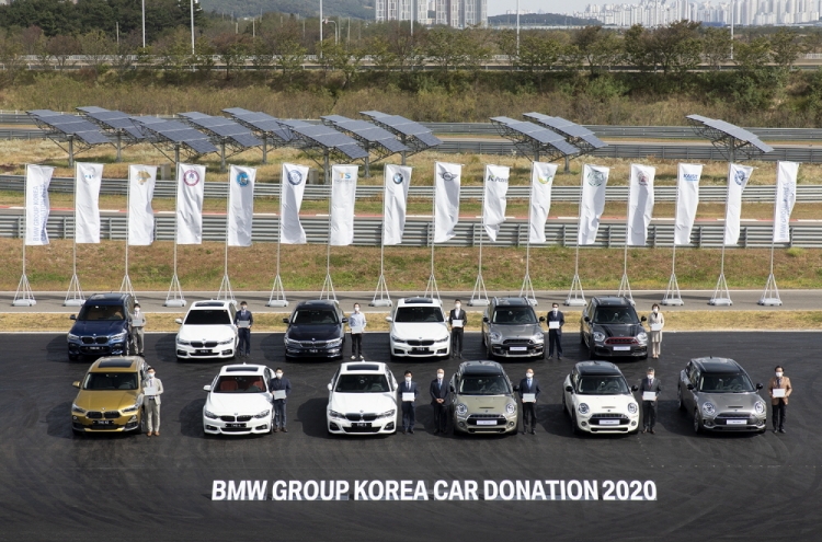 BMW Korea donates 12 cars to schools for research