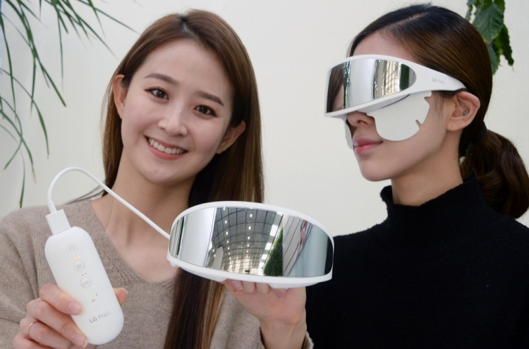 LG Electronics unveils eye skin care device in S. Korea